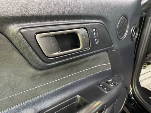 Used 2018 Ford Mustang Shelby GT350 w/ Convenience Package image 33