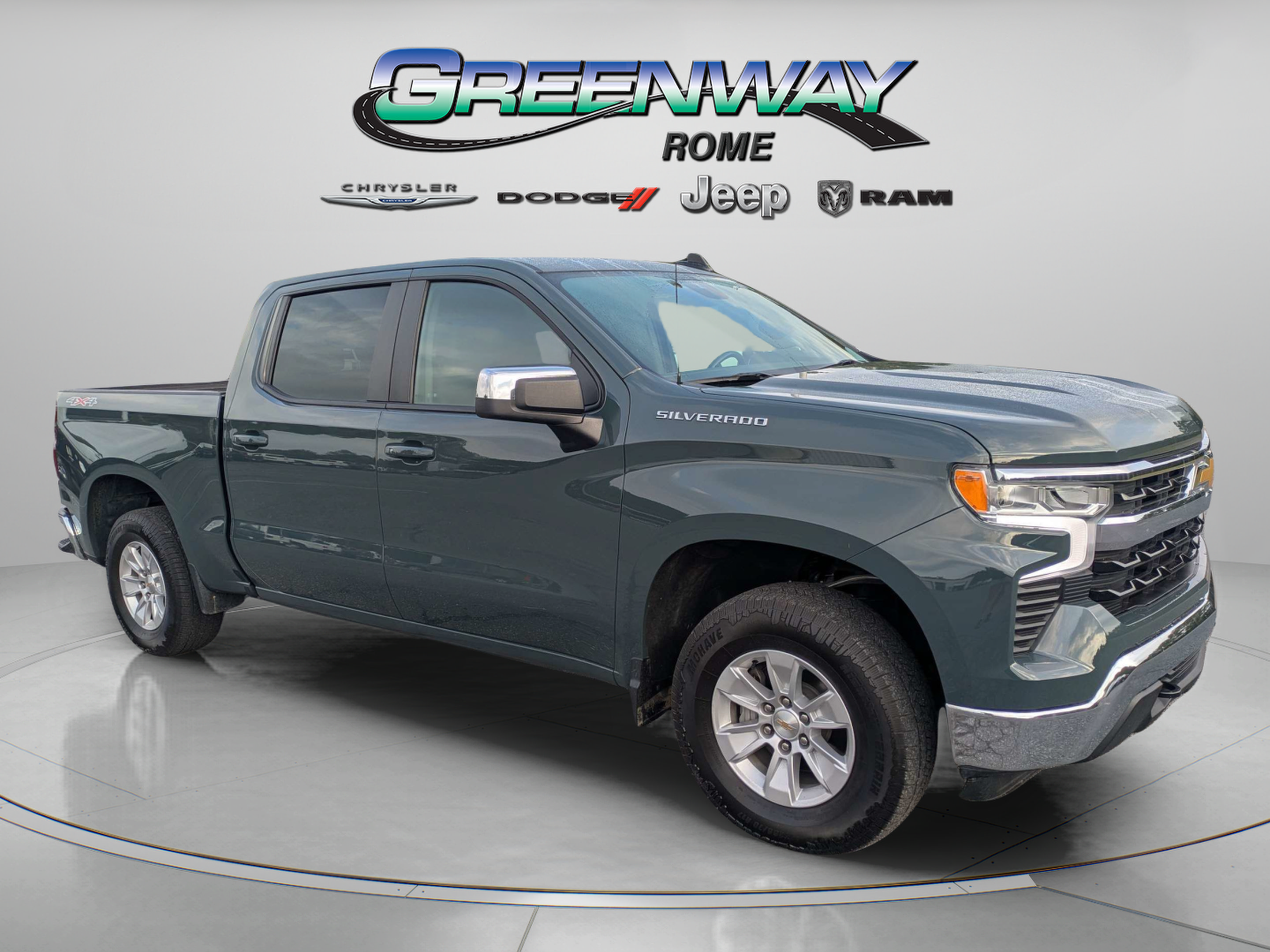 Used 2025 Chevrolet Silverado 1500 LT AWD/4WD image 1