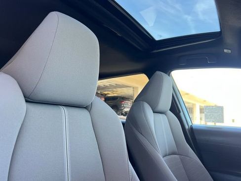 Used 2023 Toyota Corolla Cross SE w/ Moonroof Package image 22