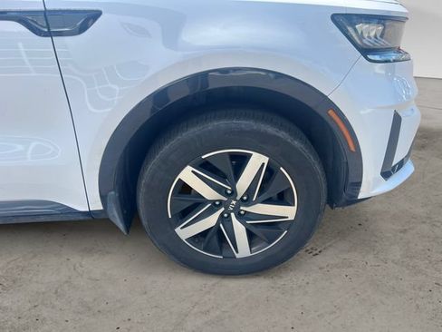 Used 2021 Kia Sorento EX w/ Panoramic Sunroof Package AWD/4WD image 14