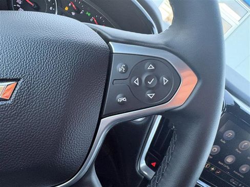 Used 2023 Chevrolet Traverse LT image 22