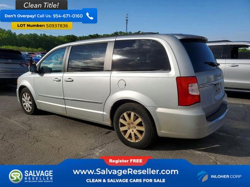 Used 2011 Chrysler Town & Country Touring-L w/ Entertainment Group #2 FWD image 3