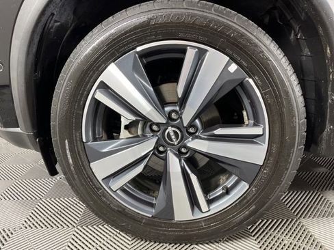 Used 2023 Nissan Rogue SL w/ SL Premium Package image 12