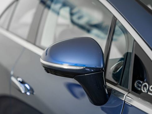 Used 2022 Mercedes-Benz EQS 580 4MATIC Sedan image 16