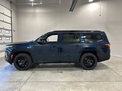 New 2026 Jeep Grand Wagoneer Limited AWD/4WD image 9