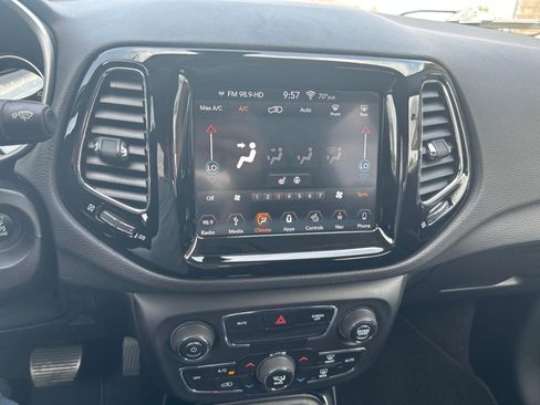 Used 2018 Jeep Compass Limited w/ Navigation Group AWD/4WD image 13