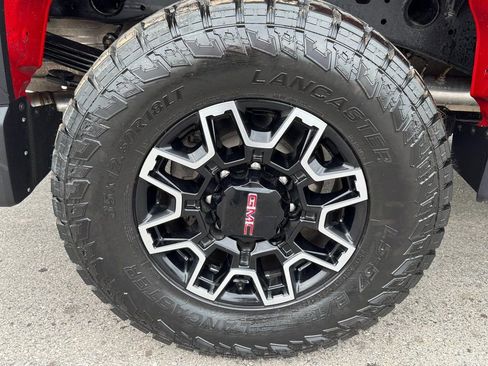 Used 2024 GMC Sierra 2500 SLE image 36