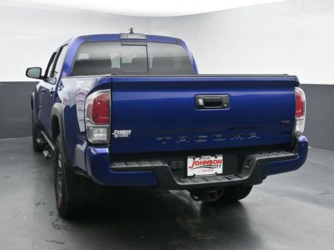Used 2023 Toyota Tacoma TRD Off-Road w/ Technology Package AWD/4WD image 6