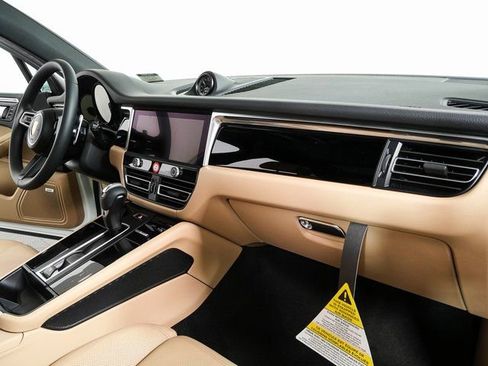 New 2026 Porsche Macan image 26