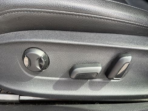 Used 2013 Volkswagen Passat 2.5 SE image 16