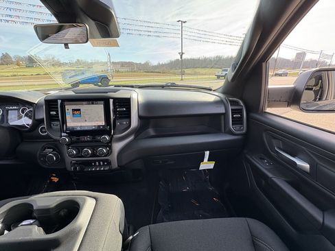 Used 2025 RAM 1500 Tradesman AWD/4WD image 32
