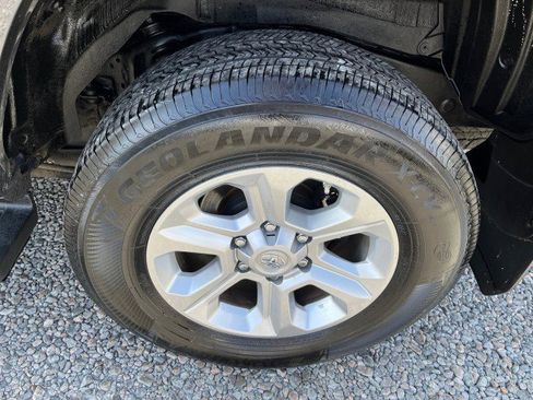 Used 2019 Toyota 4Runner SR5 Premium image 11