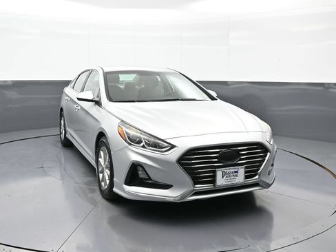 Used 2018 Hyundai Sonata SE FWD image 3
