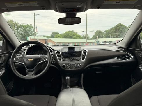 Used 2020 Chevrolet Malibu LT FWD image 14