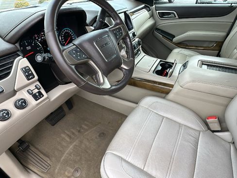 Used 2017 GMC Yukon Denali image 10
