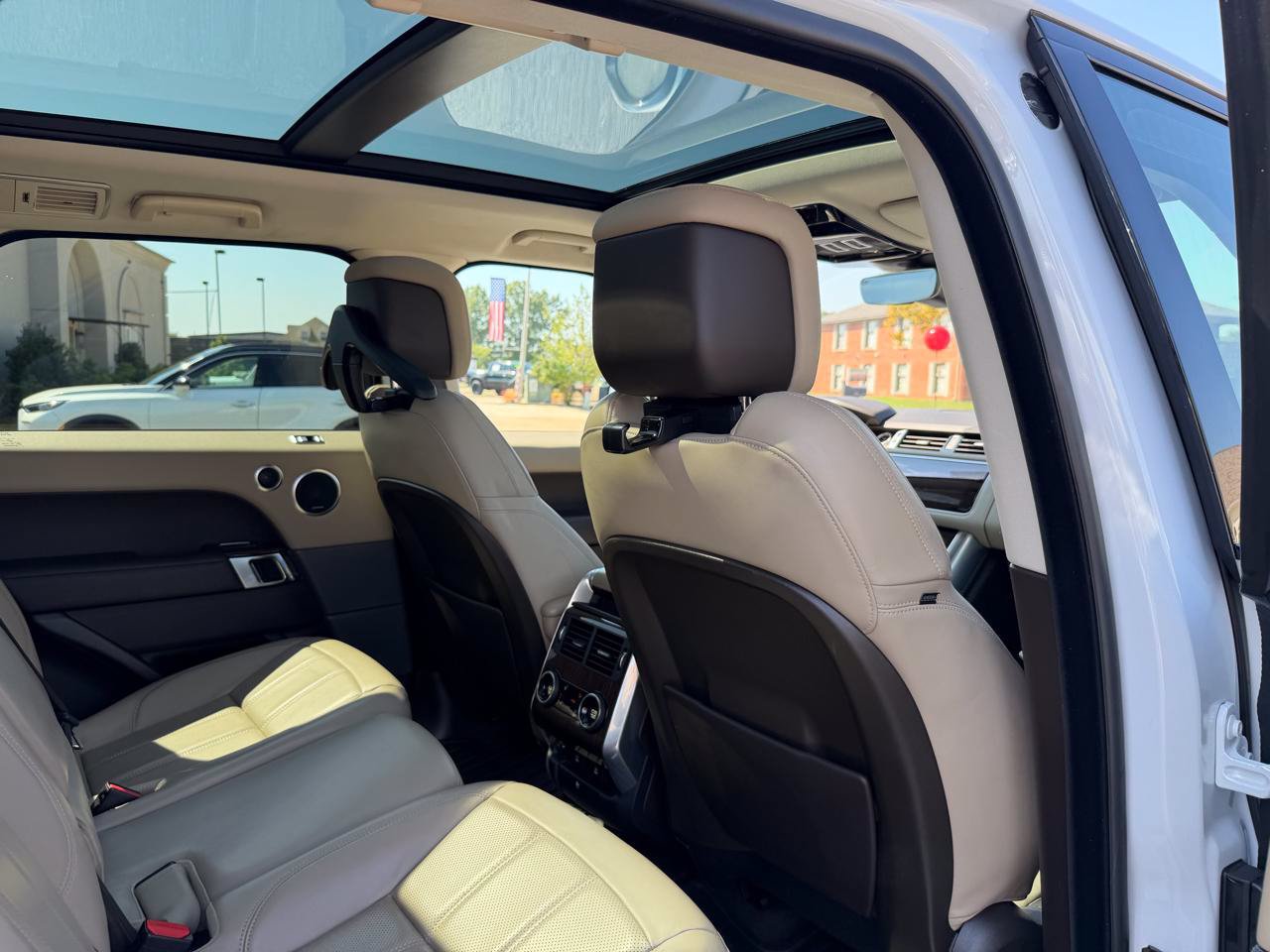 Used 2019 Land Rover Range Rover Sport HSE AWD/4WD image 16