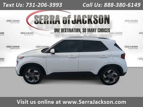 Used 2022 Hyundai Venue SEL FWD image 1
