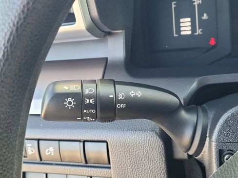 Used 2024 Toyota Tacoma SR5 AWD/4WD image 15
