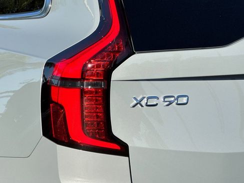 New 2026 Volvo XC90 T8 Ultra w/ Protection Package Premier image 27