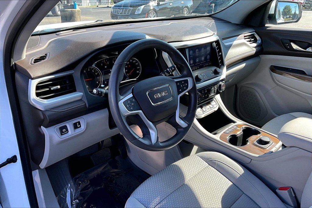 Used 2023 GMC Acadia SLE FWD image 18