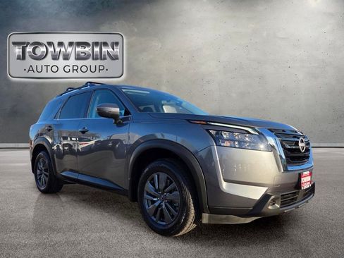 Used 2023 Nissan Pathfinder SV FWD image 2