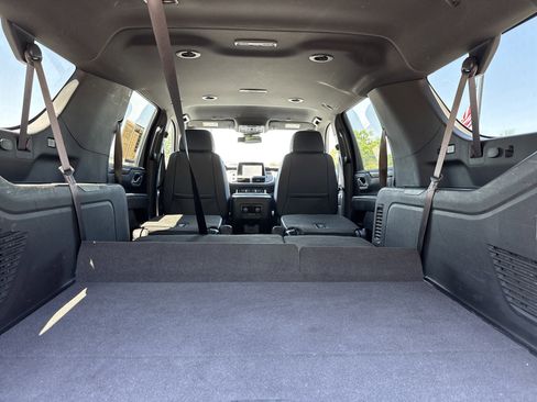 Used 2023 Chevrolet Suburban Premier AWD/4WD image 34