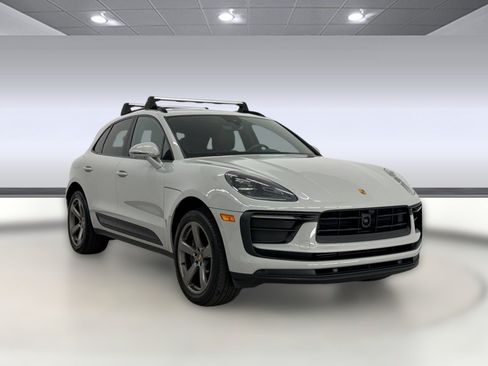 Used 2024 Porsche Macan AWD/4WD image 7