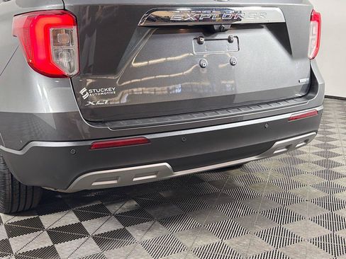 Used 2020 Ford Explorer XLT w/ Equipment Group 202A AWD/4WD image 38