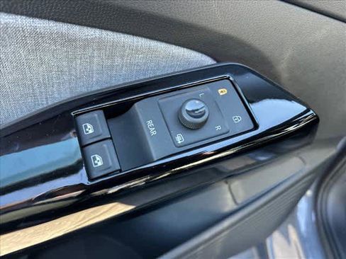 Used 2024 Volkswagen ID.4 Pro image 14