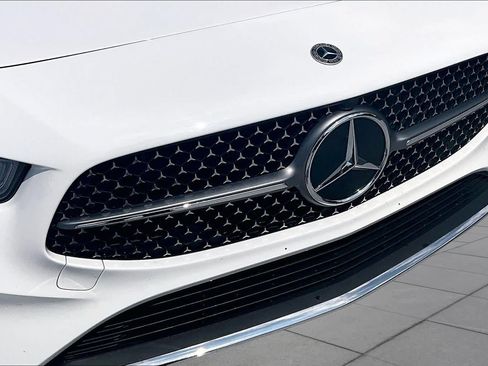Used 2025 Mercedes-Benz CLA 250 4MATIC image 30
