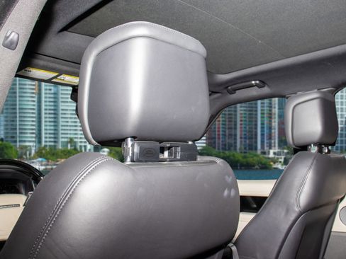 Used 2018 Land Rover Range Rover HSE image 20