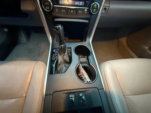 Used 2015 Toyota Camry XLE image 16