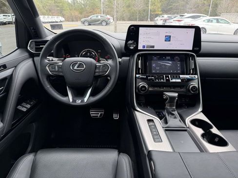 Used 2024 Lexus LX 600 F Sport image 8