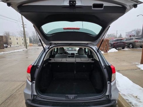 Used 2021 Honda HR-V LX image 10