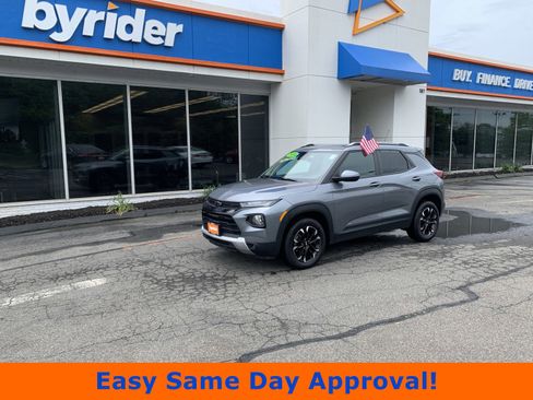 Used 2022 Chevrolet TrailBlazer LT w/ Sun and Liftgate Package AWD/4WD image 1