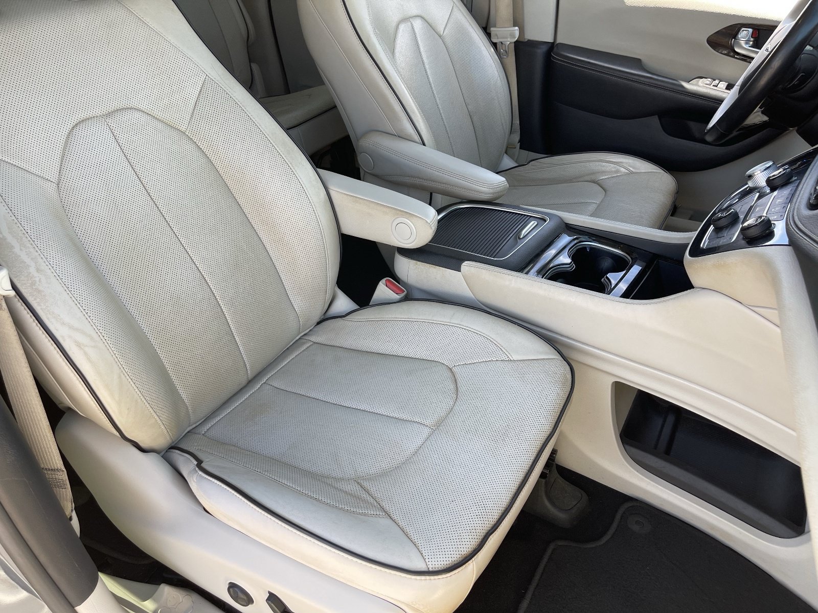 Used 2021 Chrysler Pacifica Limited w/ Premium & Safety Sphere Group AWD/4WD image 12