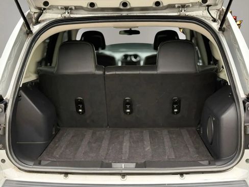Used 2014 Jeep Compass Latitude w/ Sun/Sound Group FWD image 28