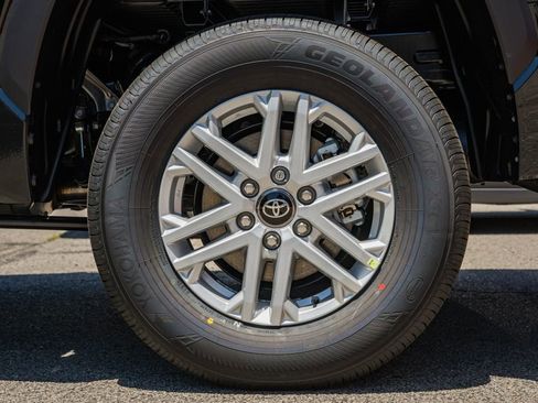 New 2026 Toyota Tundra SR5 AWD/4WD image 19