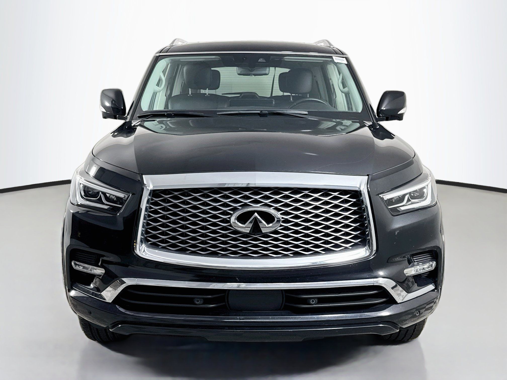 Used 2024 INFINITI QX80 Luxe w/ Cargo Package AWD/4WD image 2