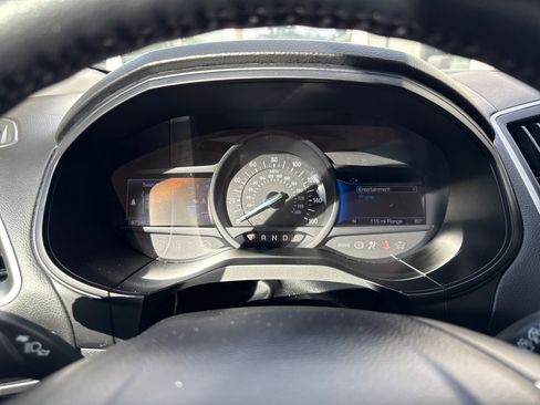 Used 2024 Ford Edge SEL w/ Convenience Package image 15