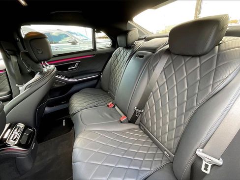 Used 2025 Mercedes-Benz S 580 S 580 image 18