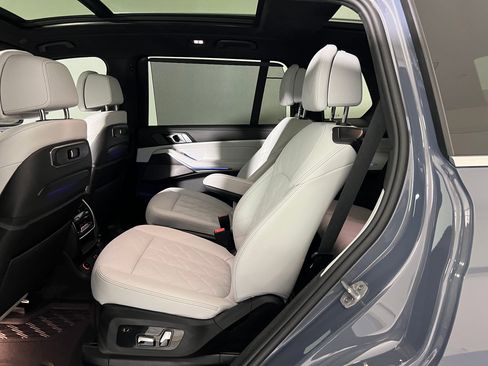 Used 2025 BMW X7 xDrive40i image 14
