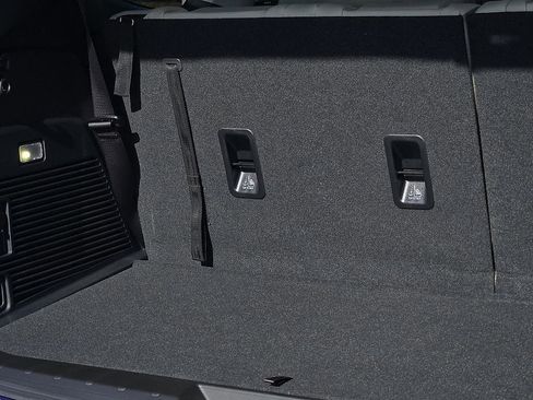 New 2026 Subaru Ascent Limited image 9