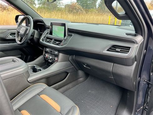 Used 2023 GMC Yukon AT4 w/ Technology Package image 30