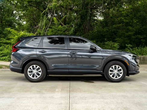 Used 2026 Honda CR-V LX image 10