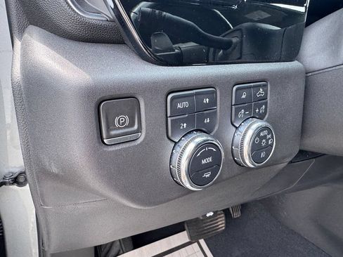 Used 2023 GMC Sierra 1500 SLT w/ SLT Premium Package AWD/4WD image 14