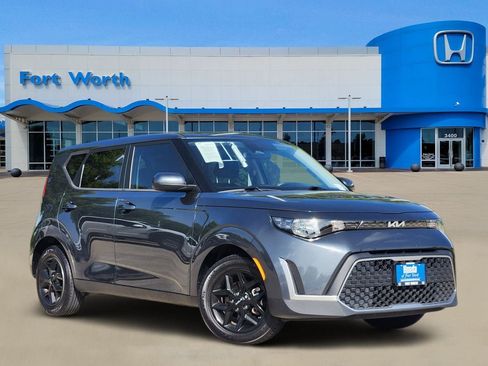 Used 2024 Kia Soul LX w/ Option Group 015 FWD image 1