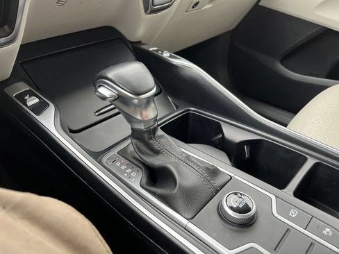 Used 2022 Kia Sorento S w/ Panoramic Sunroof Package FWD image 24