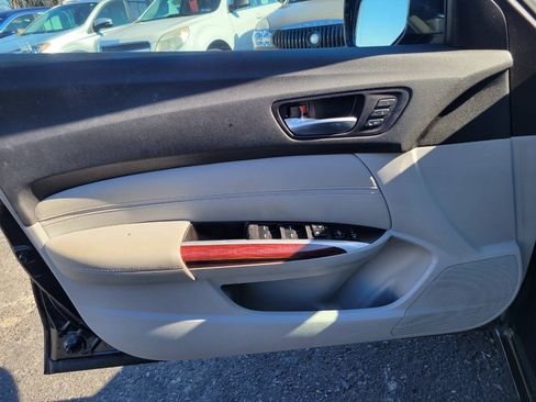 Used 2016 Acura TLX FWD image 12