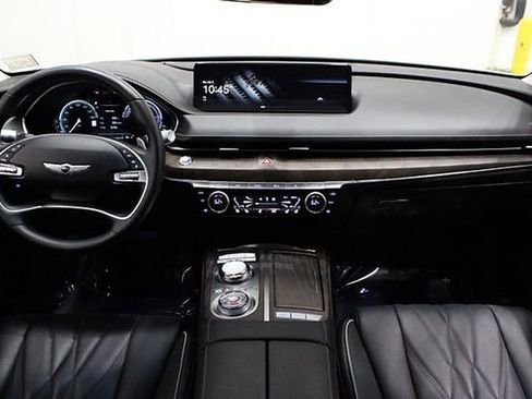Used 2023 Genesis G80 image 32